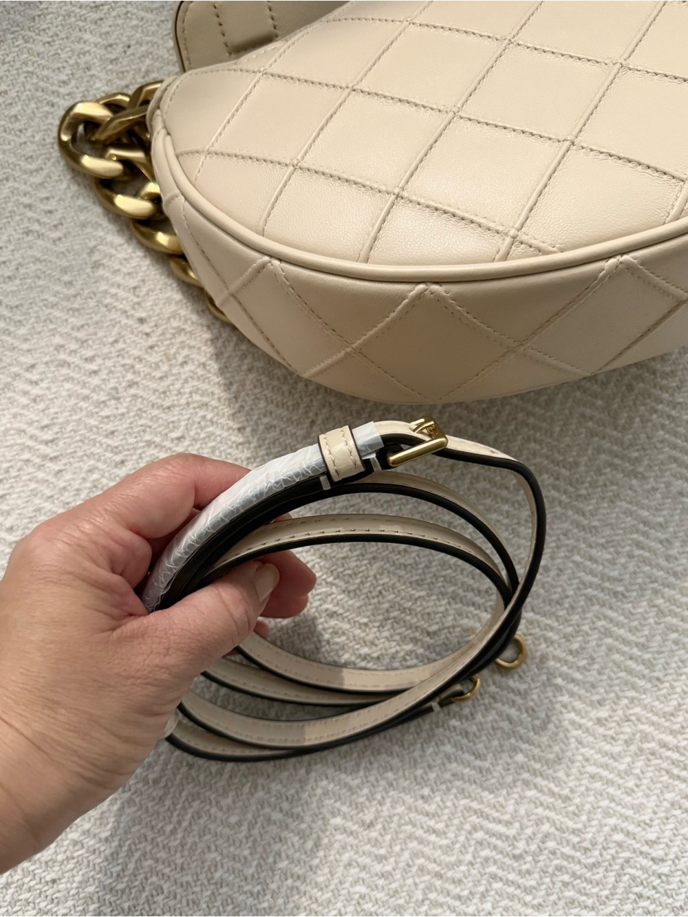 Tory Burch Mini Fleming Crescent Off-White Quilted Leather Bag with Gold Chain - Picture 8 of 9